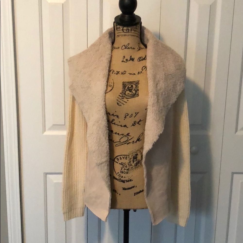 21 Main Cream Faux Fur, Suede, and Knit Sweater